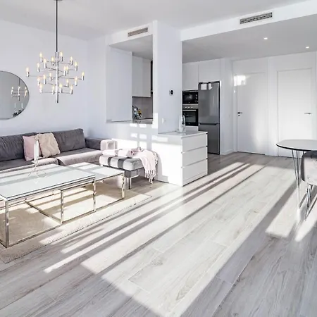 Ov5bb- Modern Family Flat, Lovely Views