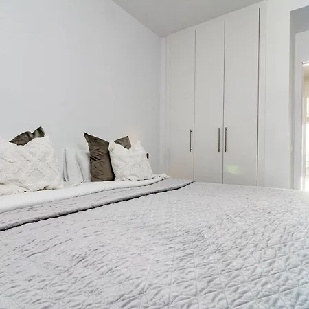 Apartment Ov5bb- Modern Family Flat, Lovely Views Estepona