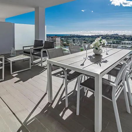 Ov5bb- Modern Family Flat, Lovely Views * Estepona